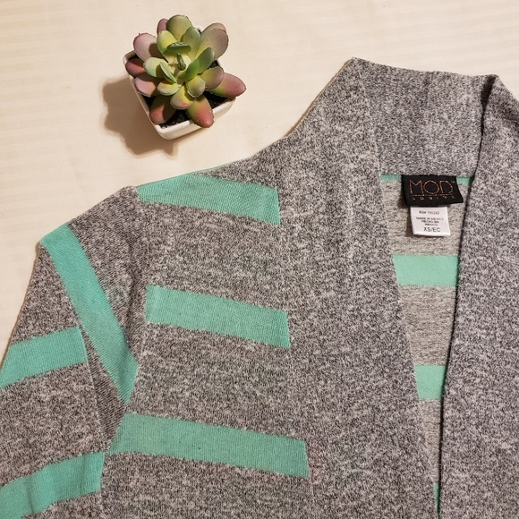 Mod Lusive > Two Pocket Open Front Cardigan - Picture 3 of 7